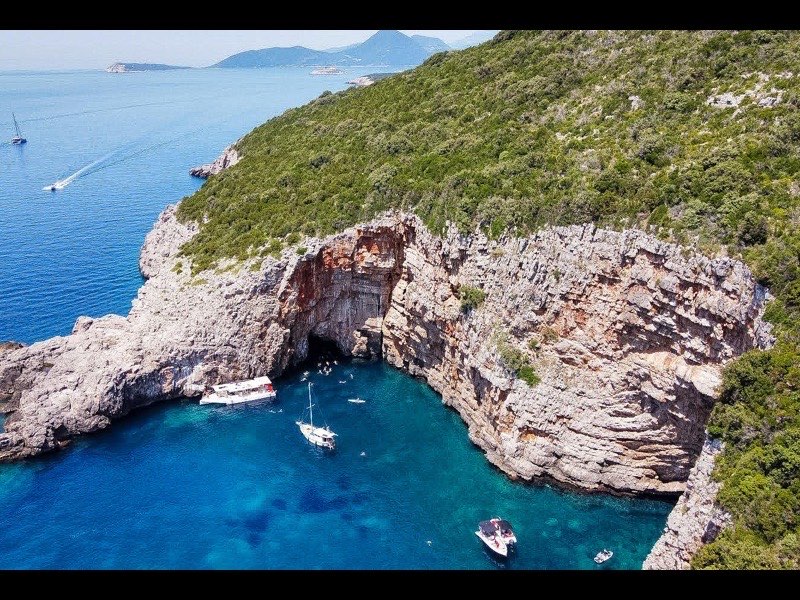 What to Expect on a Blue Cave Tour